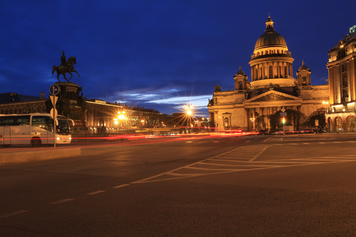 Saint Petersburg-Saint_Isaac_Cathedral.jpg